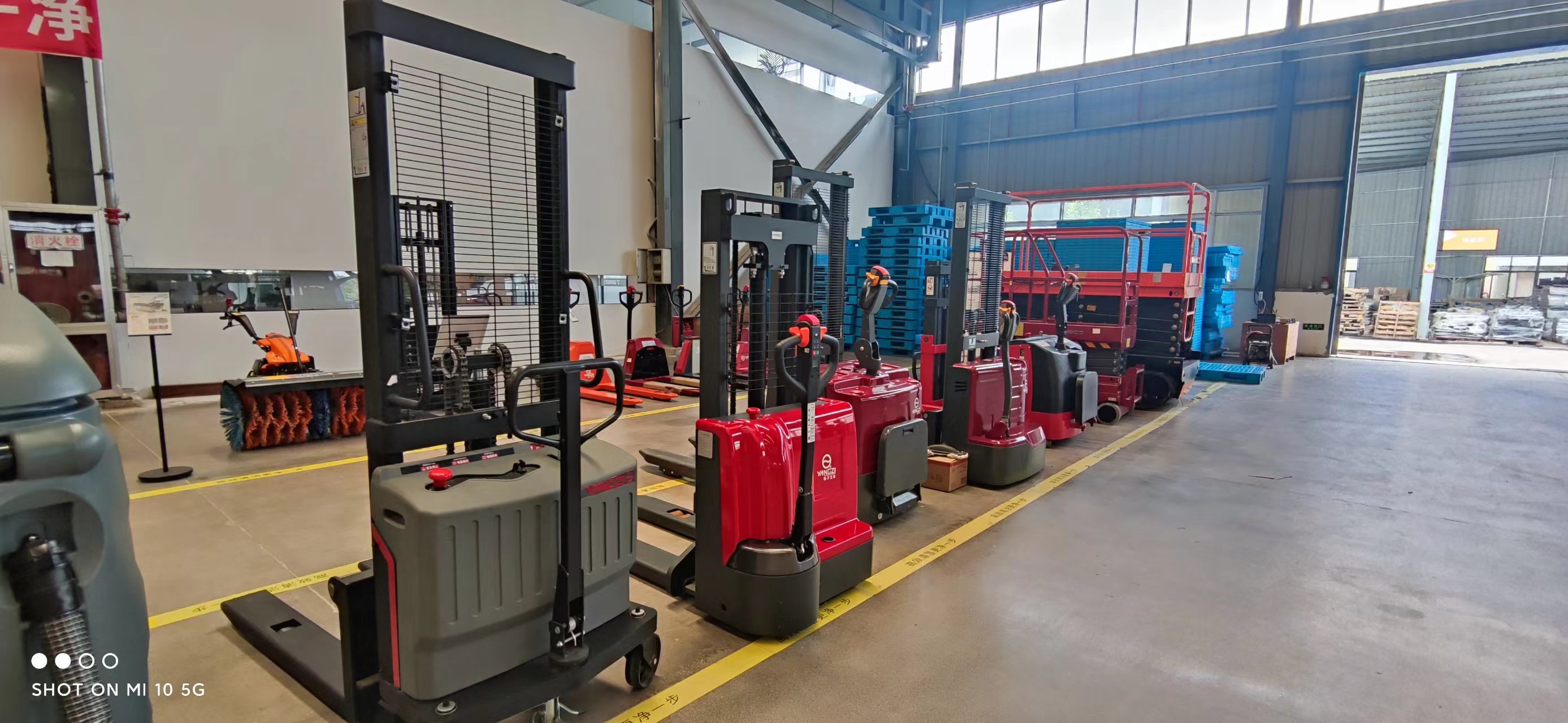 揚(yáng)子堆高車教你堆垛機(jī)漏油怎么處理 揚(yáng)子堆高車教你堆垛機(jī)漏油怎么處理